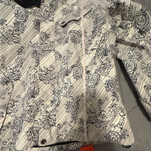 North Face Womens Hyvent waterproof lightweight jacket - Picture 11 of 12